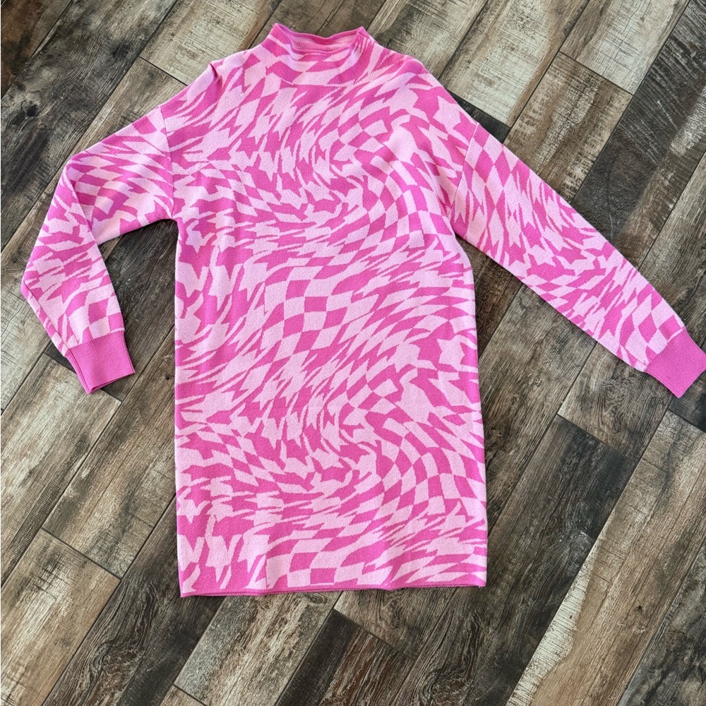 NWT GIANNI BINI PINK GEO SWEATER DRESS SIZE M